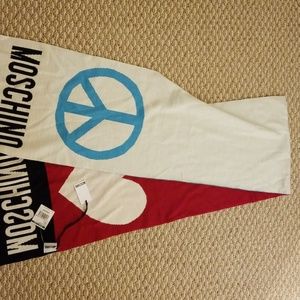 Price drop! Moschino peace and love scarf